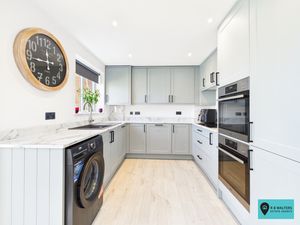 Kitchen- click for photo gallery